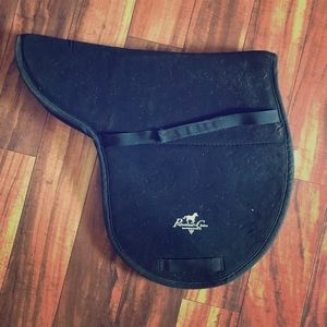 Professionals choice shaped correction saddle pad